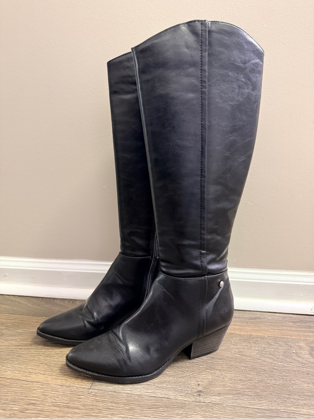 Life Stride Tall Boot Size 8.5 (Reese)